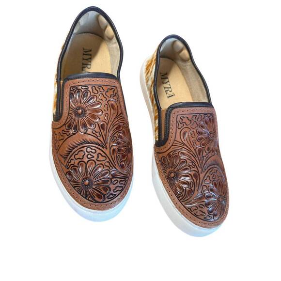 NEW MYRA BAGS women's hand tooled sneaker in brown - Picture 4 of 5